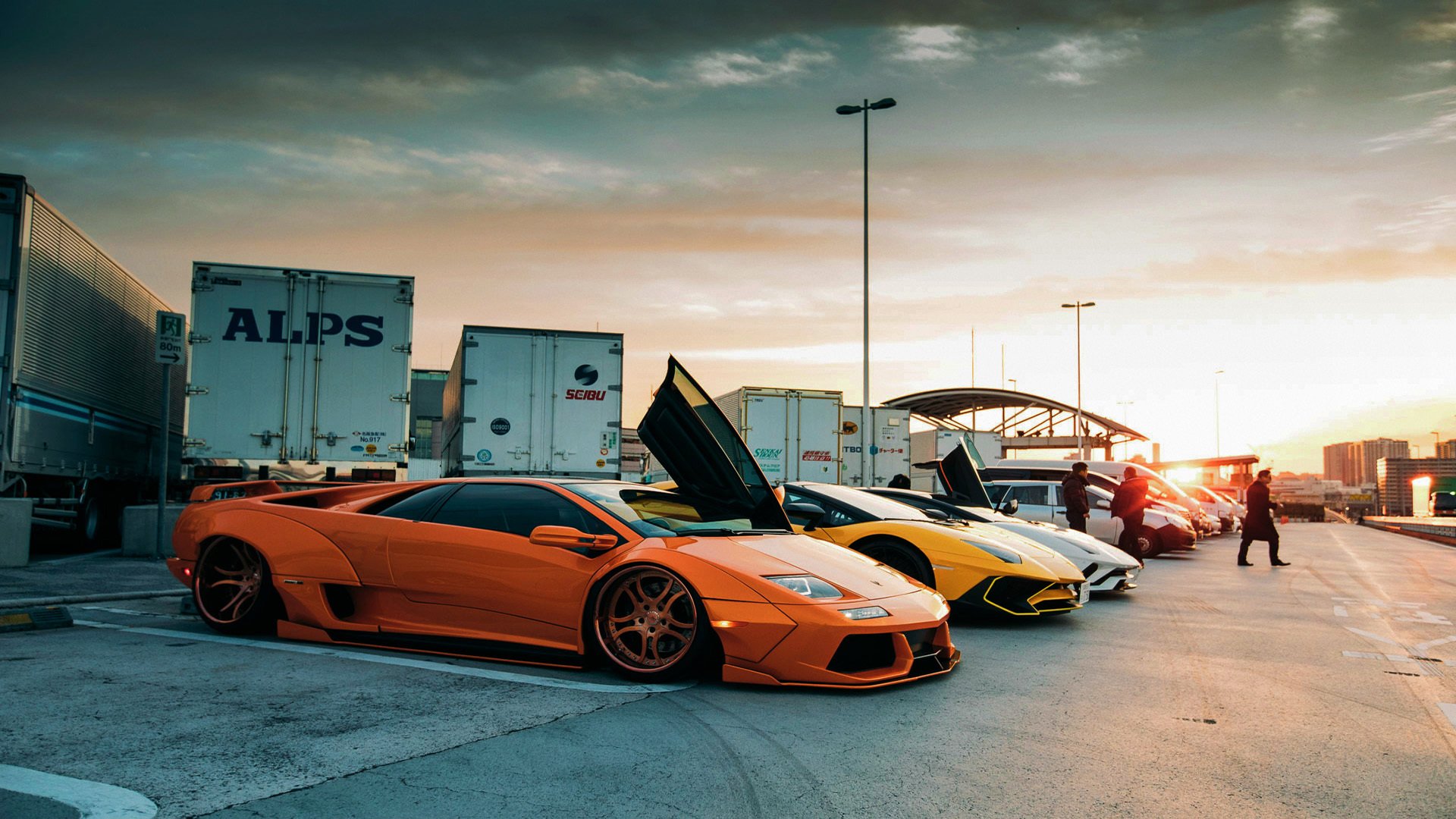 _大赛专访:幕后故事揭示比赛的精彩与辛苦_,比赛幕后工作者