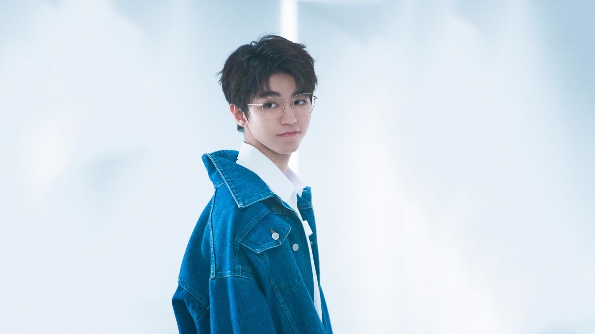 _明星导师指导训练营：点亮青少年的运动之路_，明星导师英文单词