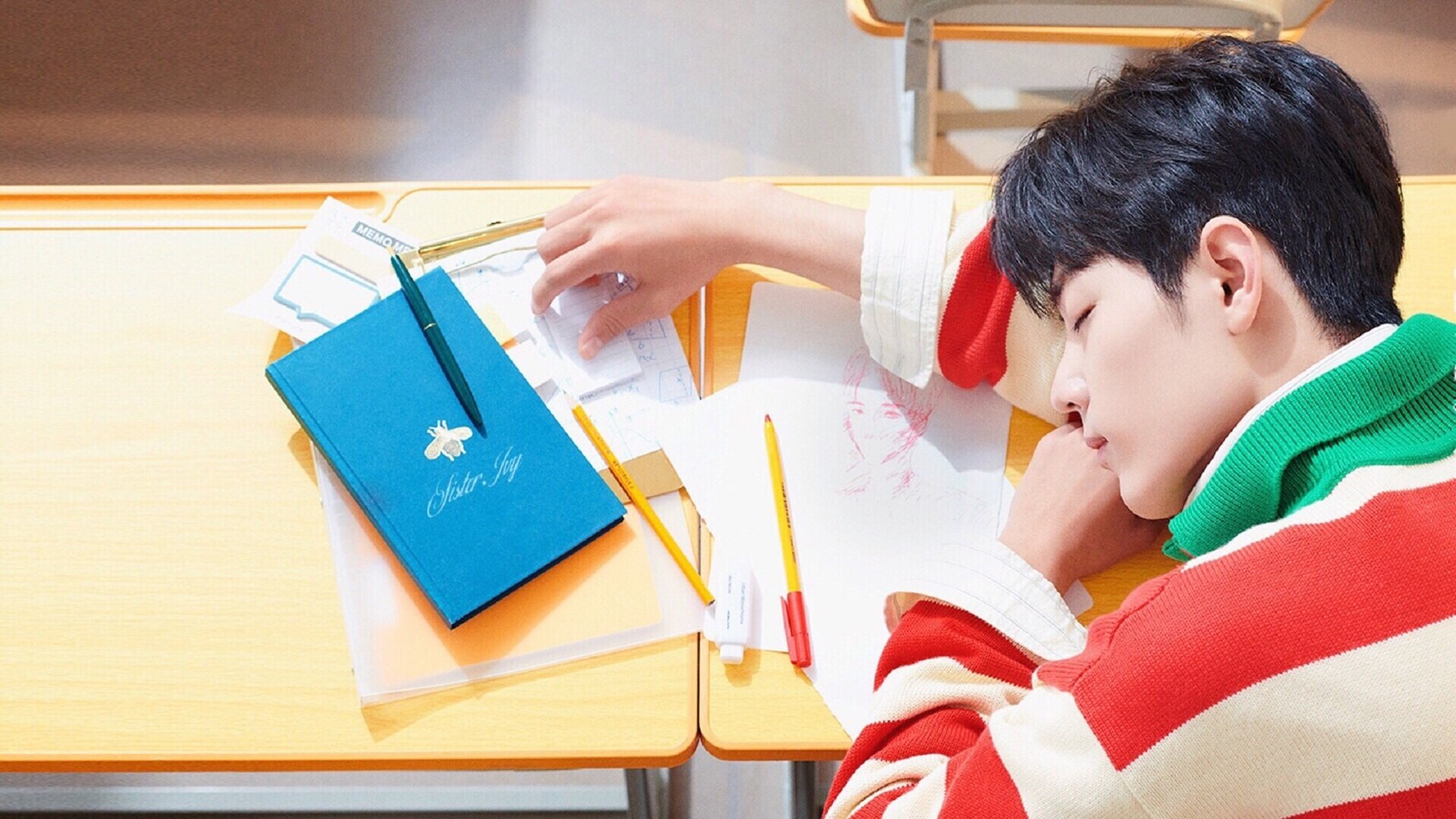 爱游戏在线登录入口-伊朗队雪地滑跪庆祝进球，冻掉了膝盖套，伊朗滑雪胜地