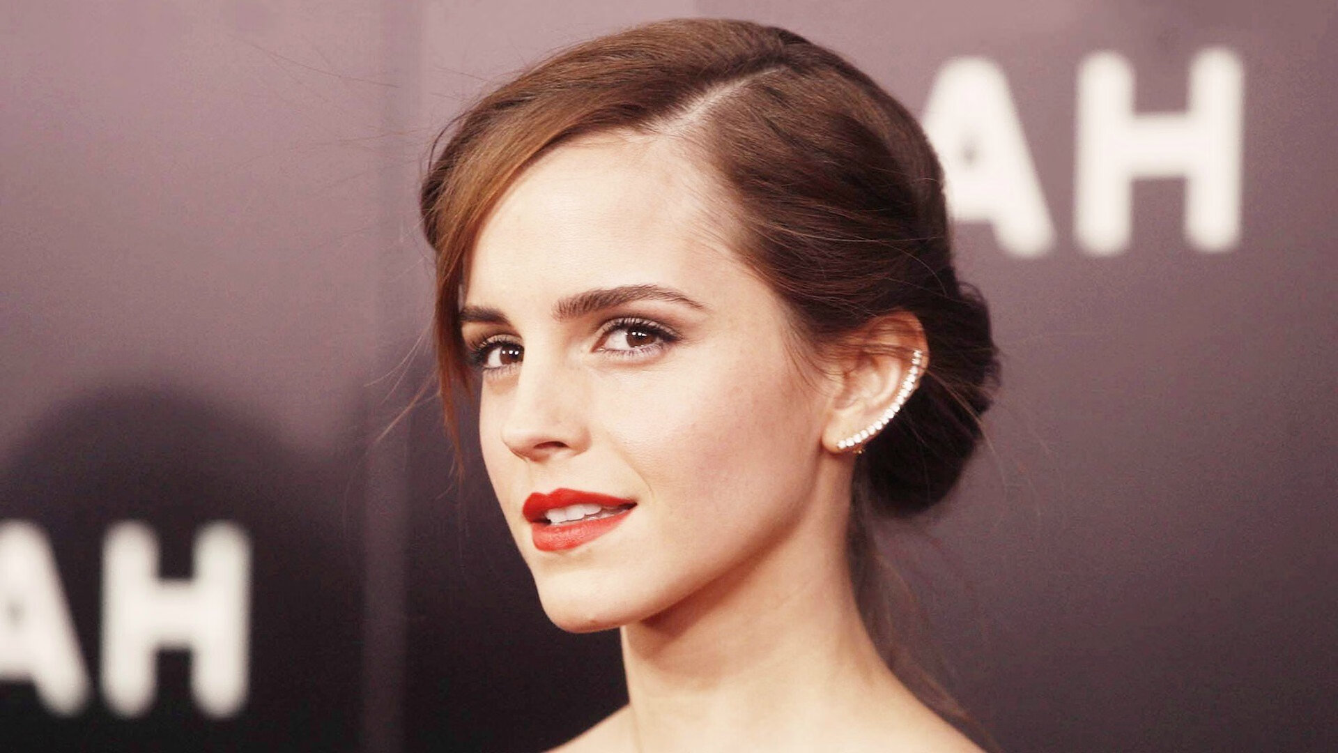 线上评论:专家精彩点评比赛瞬间,17线上点评师