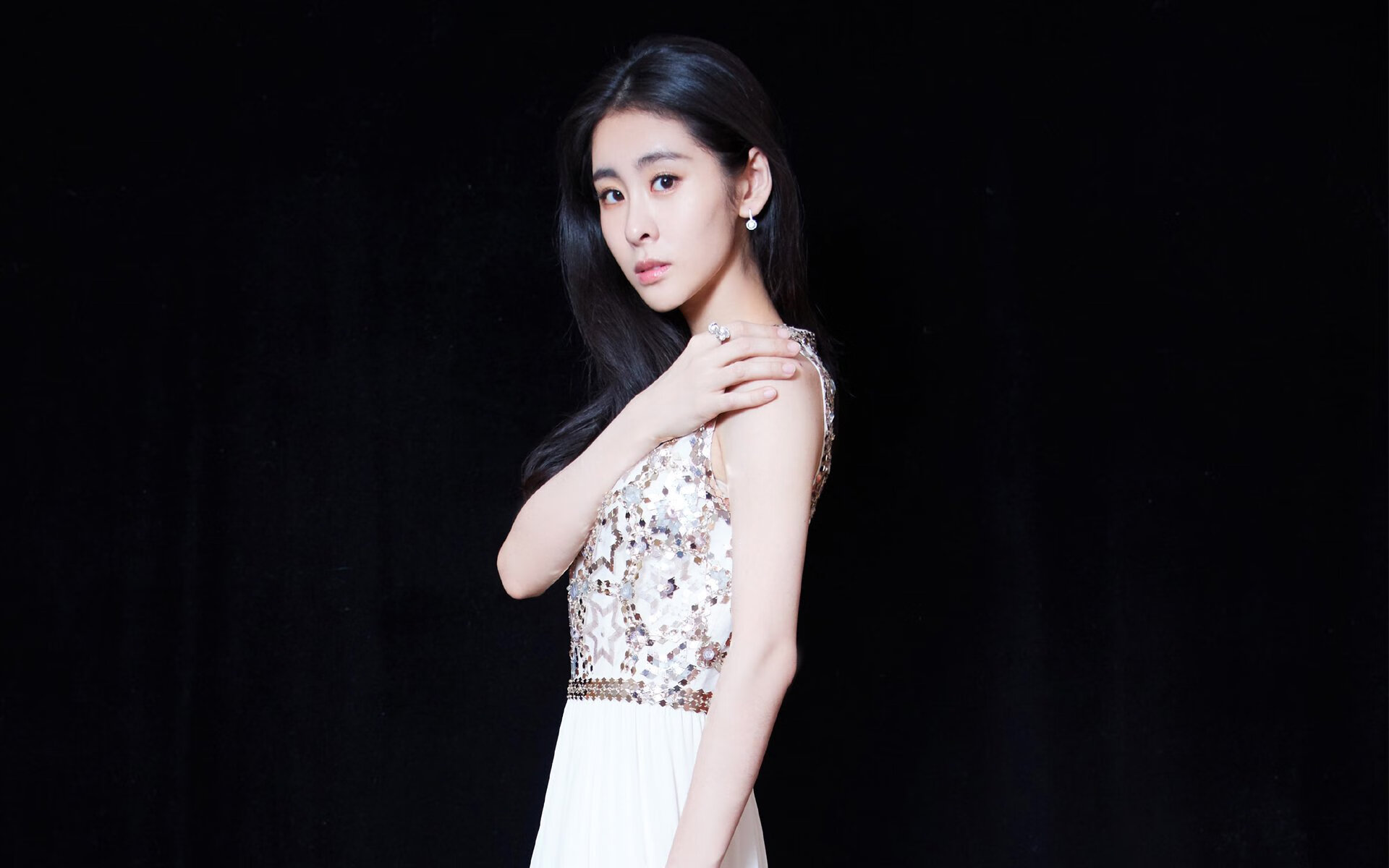 赛场虚拟现实体验：车迷的沉浸式冒险，虚拟仿真赛道