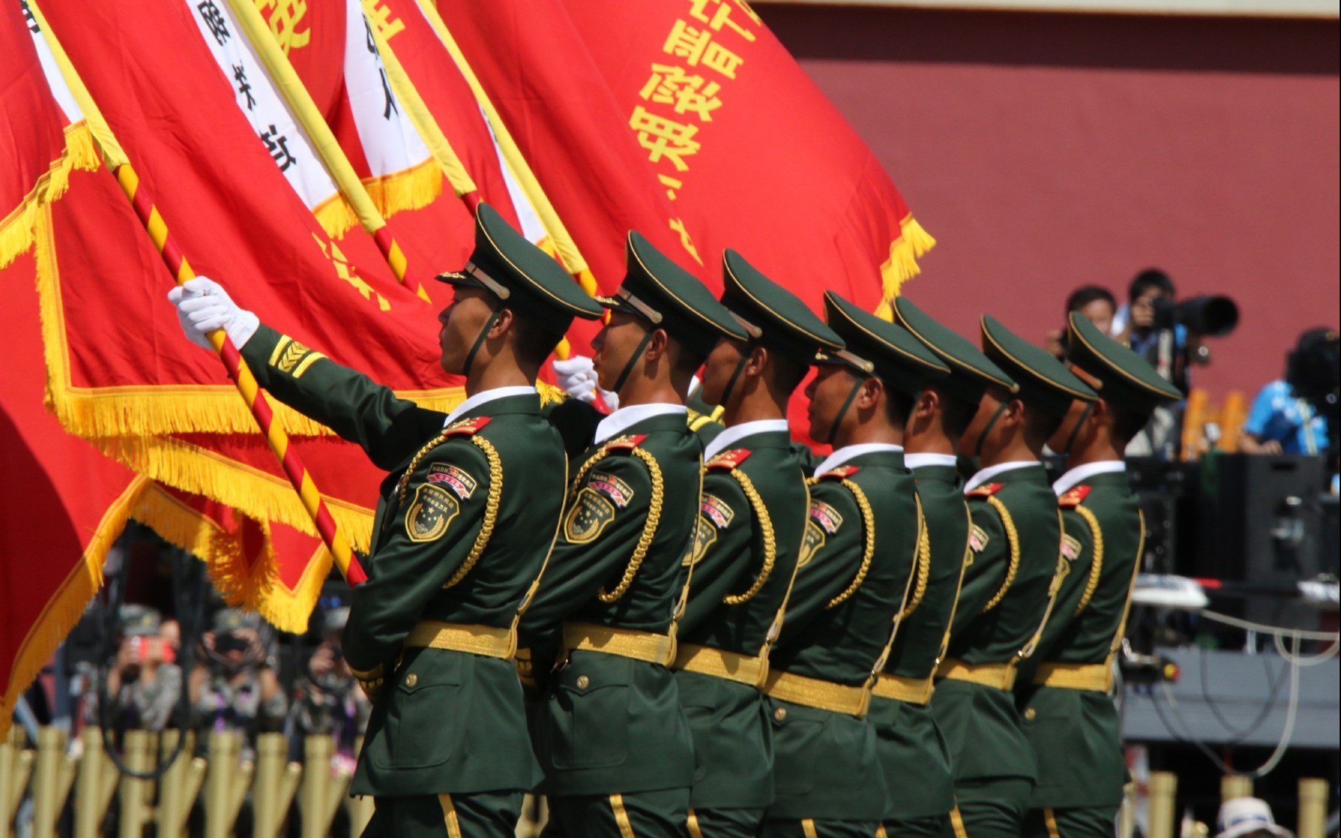 爱游戏官方-逆境突围：遭遇伤病潮的球队如何坚韧拼搏？，逆境突袭的意思