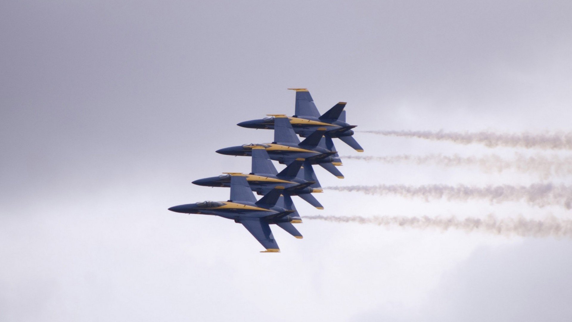 托桑·埃夫布奥姆万成为NBA全球球迷偶像,埃托奥和布冯相视一笑