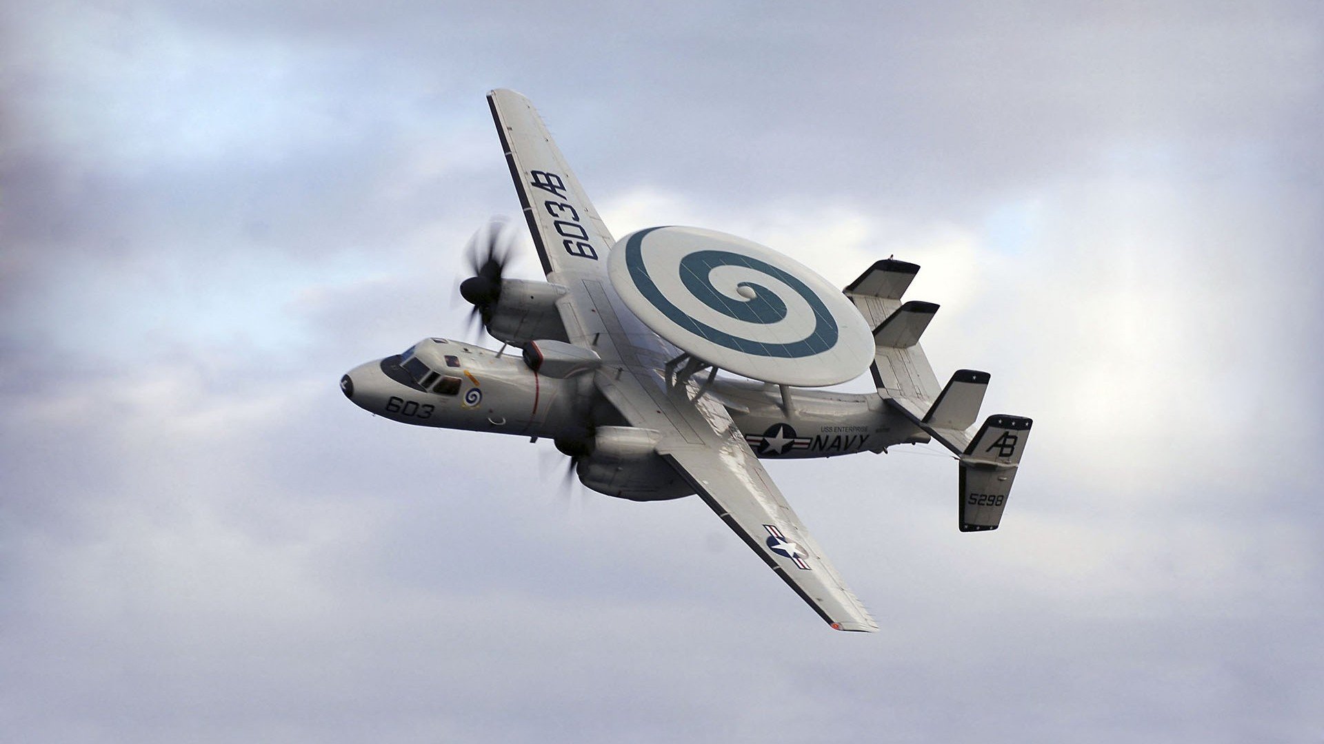 -球队防守疲软，三分球逐渐成为软肋，三分球防守犯规