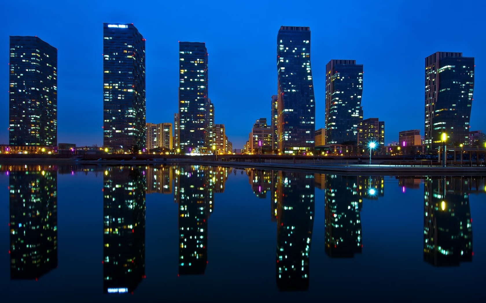 奥斯汀马刺新秀突破表现亮眼，马刺签下奥卡福